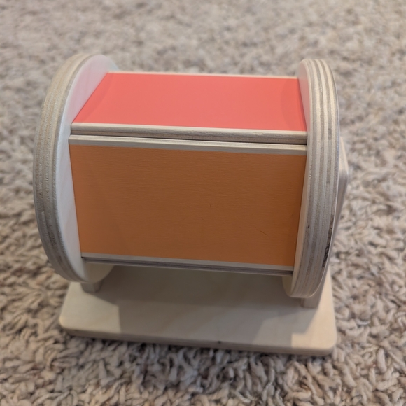 LOVEVERY Other - Children's Rotating Color Wheel Toy